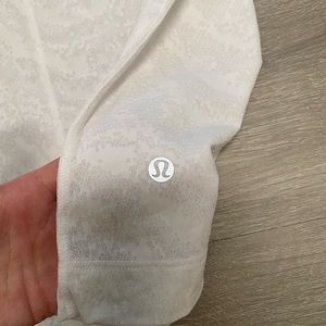 Lululemon top size 4